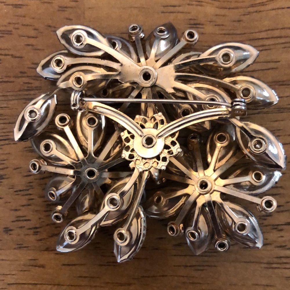 Silver Floral Accented Brooch - Picture 2 of 3